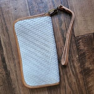 Wallet Wristlet Crosshatch Pattern